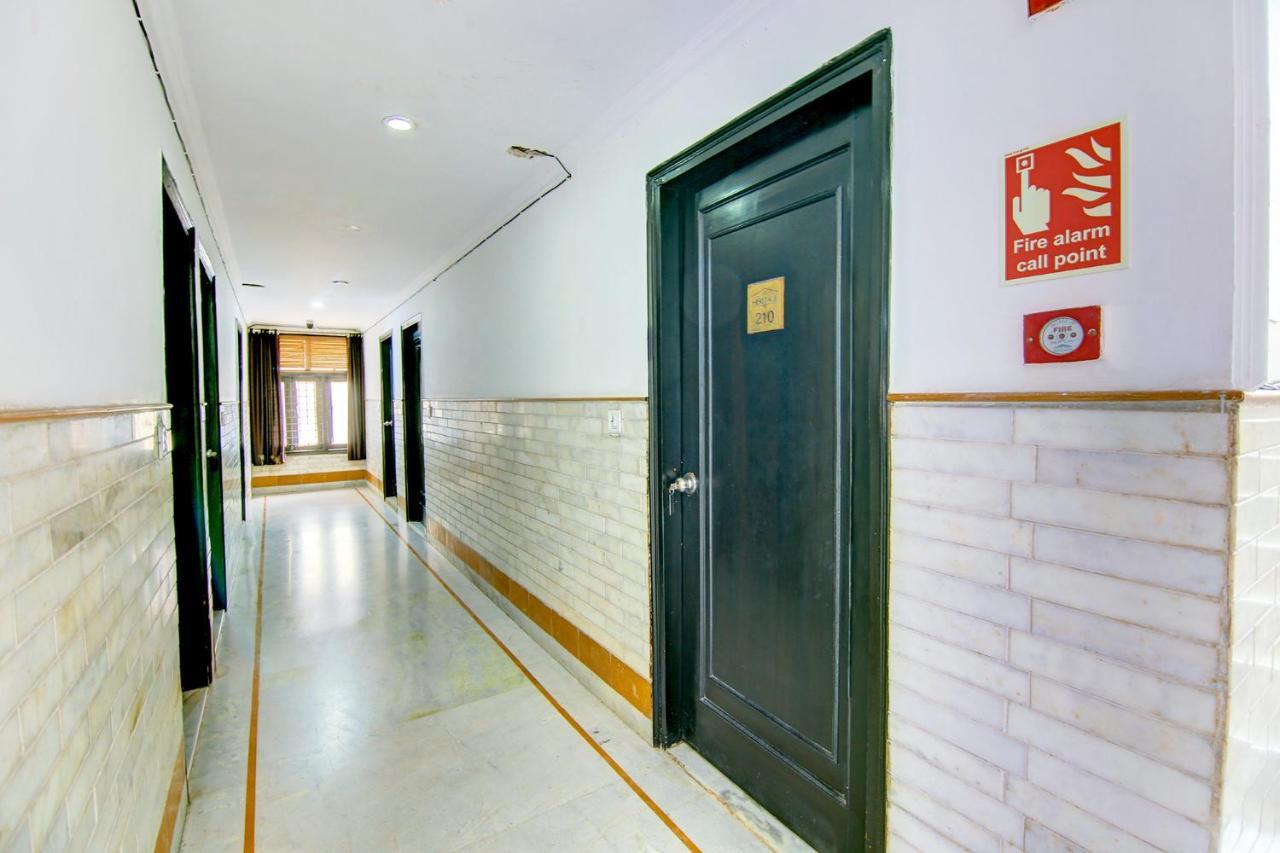 דלהי Fabhotel Le Heritage Karol Bagh מראה חיצוני תמונה