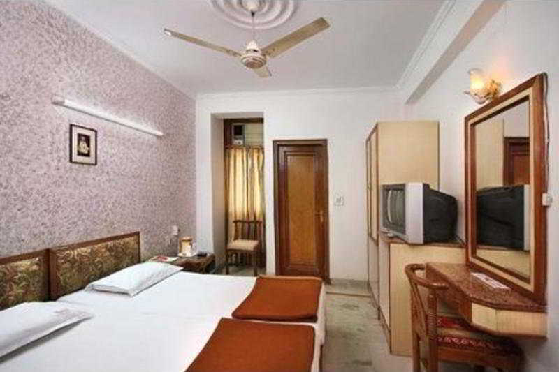 דלהי Fabhotel Le Heritage Karol Bagh מראה חיצוני תמונה